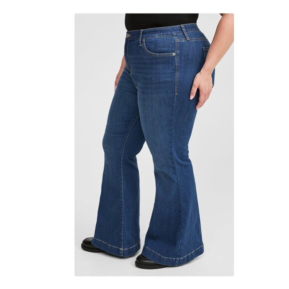 Torrid Sky High Flare High-Rise Jean Sz 24 - Picture 4 of 12